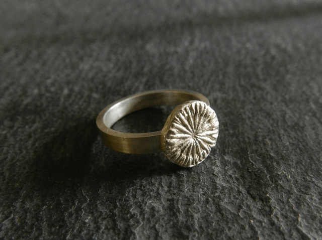 Red poppy ring
